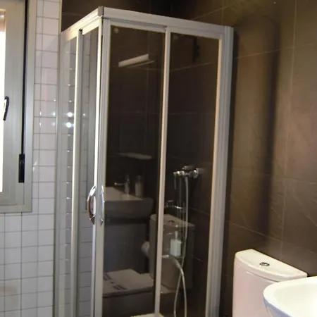 Apts Cueto 3c 2 Adultos شقة